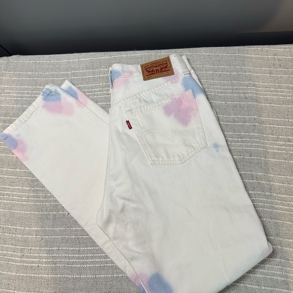 NWOT Women’s Levi's High-rise, tapered leg, button fly, White Tie-Dye Jeans